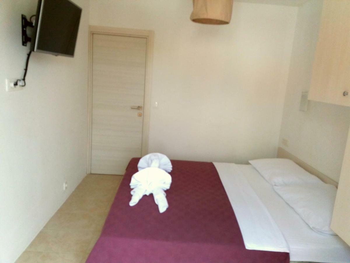 Apartments Mestrovic 洛帕 外观 照片